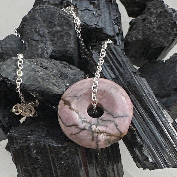 Rhodonite donut pendant silver necklace 925 stamped sterling - Picture 4 of 8